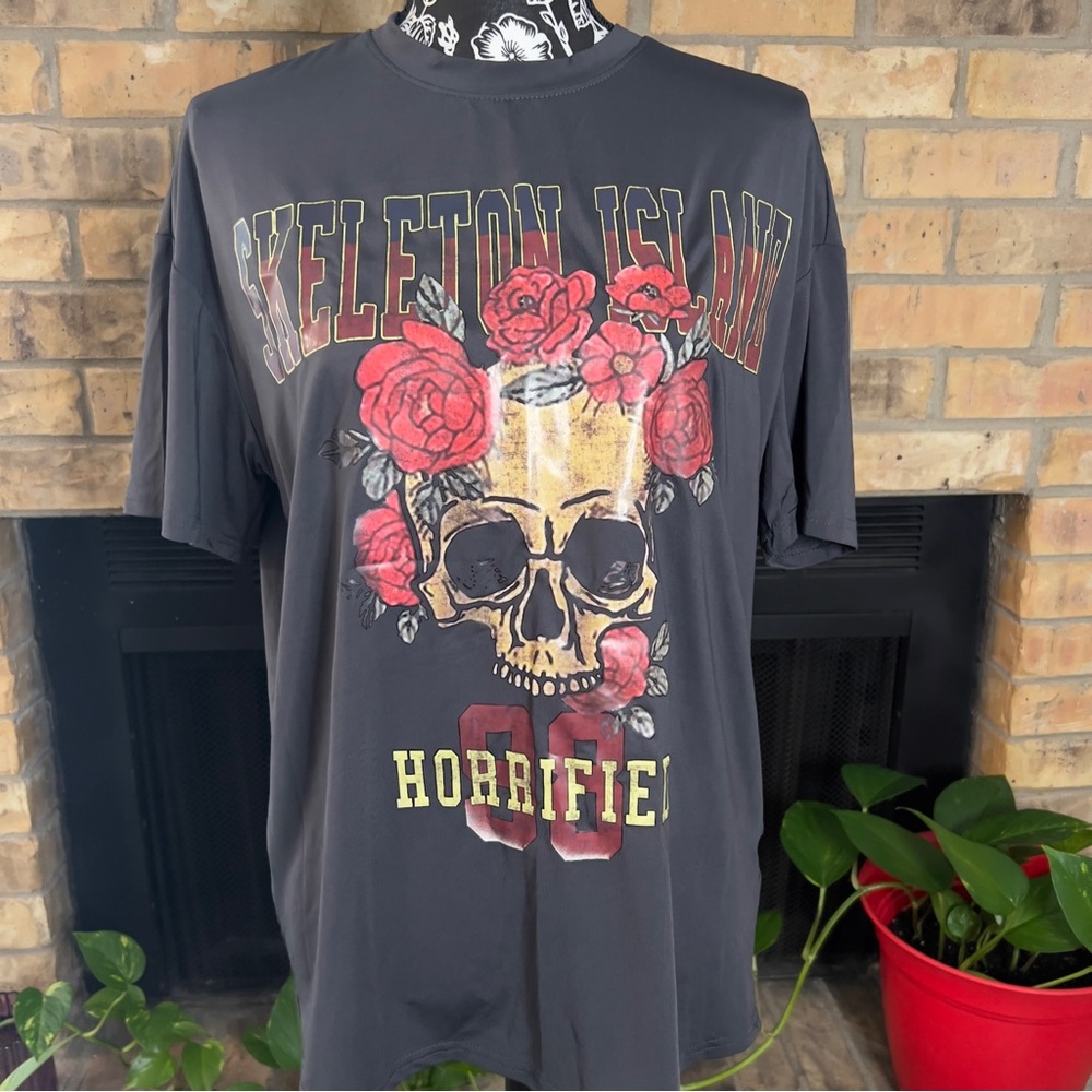 SHEIN Coolane Plus Skull & Letter Graphic Drop Shoulder Tee Size S MWOT - Picture 2 of 7